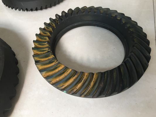 Material grande del diámetro 20CrMnTiH del engranaje cónico de NISSAN de corona del piñón espiral de la rueda