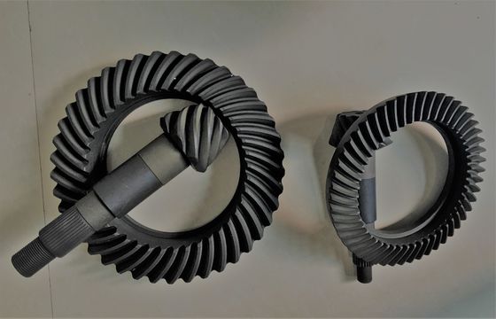 Rueda de corona helicoidal del engranaje cónico del camión de Mitsubishi y engranaje helicoidal derecho del piñón